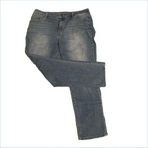 D Jeans. Stretchy, high waisted. distressed wash. Cropped to ankle. Size 14